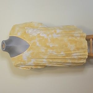 Sonoma yellow and white shirt